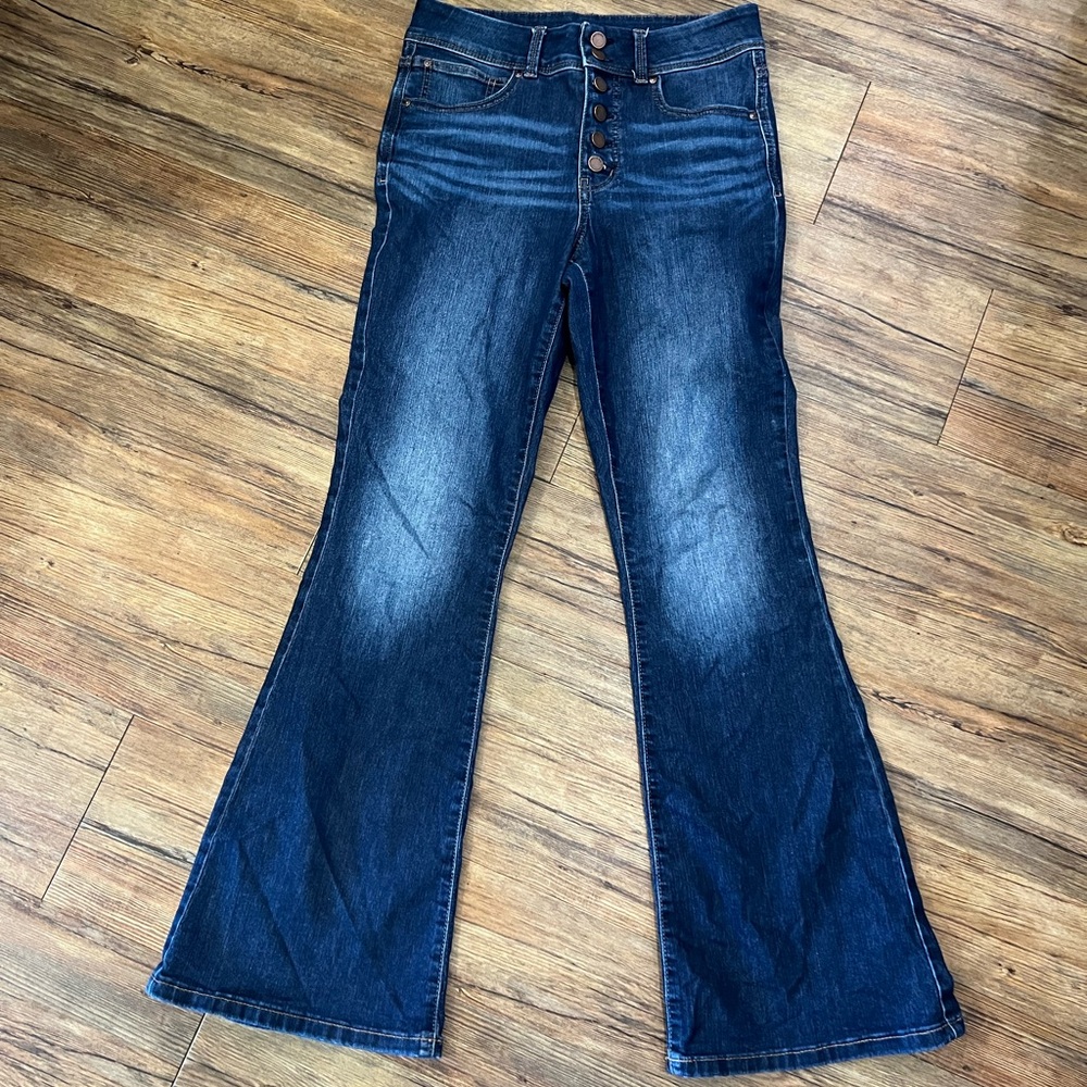 Maurices Women’s EverFlex Flare High rise Jeans Size 10 EUC